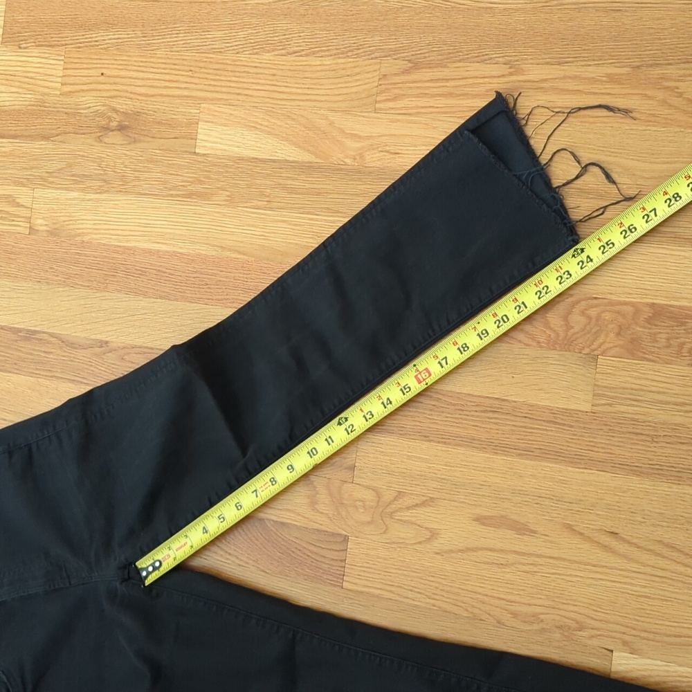 MOTHER Black Cropped Jeans - Picture 3 of 8